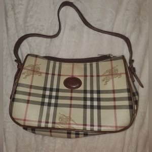 Vintage Burberry under arm bag